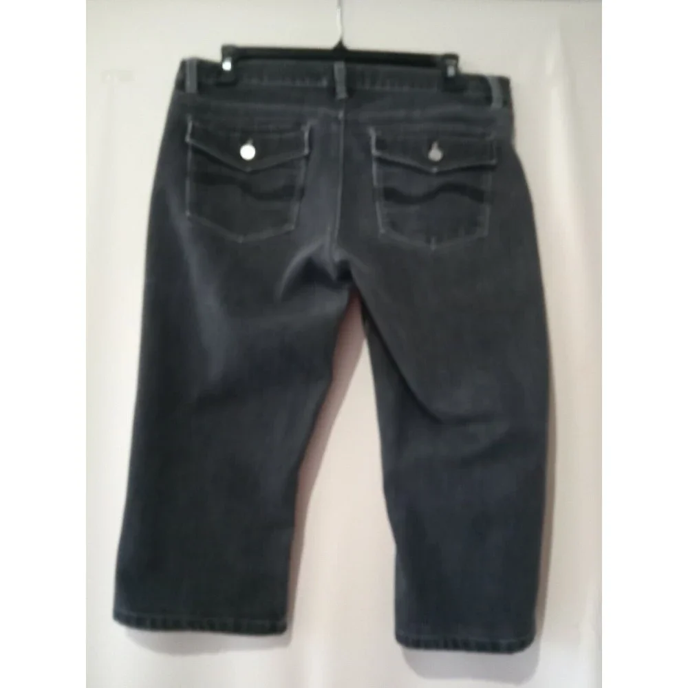 WHITE HOUSE BLACK MARKET Noir Women's Capri Size 6 ( 961)